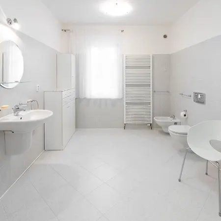 Karolína Villa Havlíčkŭv Brod