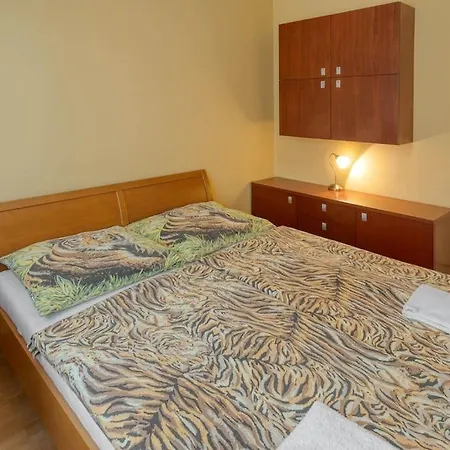 Karolina كافليتشكوف برود